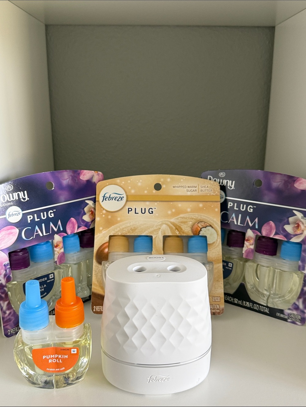 *NEW* Febreeze Plug Air Freshener Plus Assorted Plugin Refills